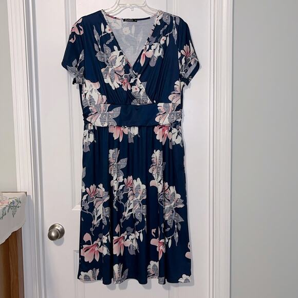 OUGES Short Sleeve V-Neck Floral Dress, NWOT - Picture 2 of 10